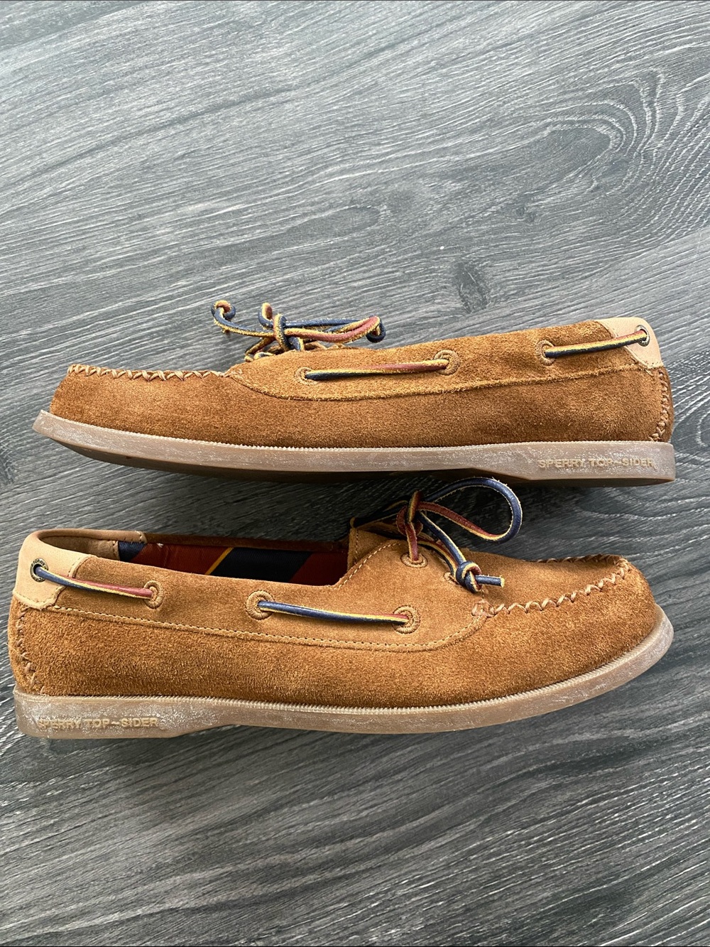 Sperry Women’s Tan Brown Suede Boat Shoes with Multicolor Laces - Picture 5 of 6